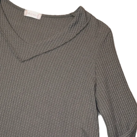 ❄️ 3/$15 - Altar'd State V-Neck Waffle Knit Thermal Long Sleeve Top, Size XL - Picture 2 of 8